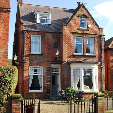 Guest house The Villa In Robin Hoods Bay