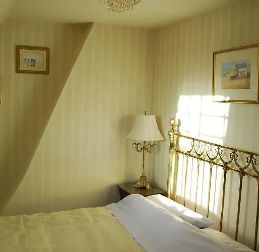 Guest house The Villa In Robin Hoods Bay